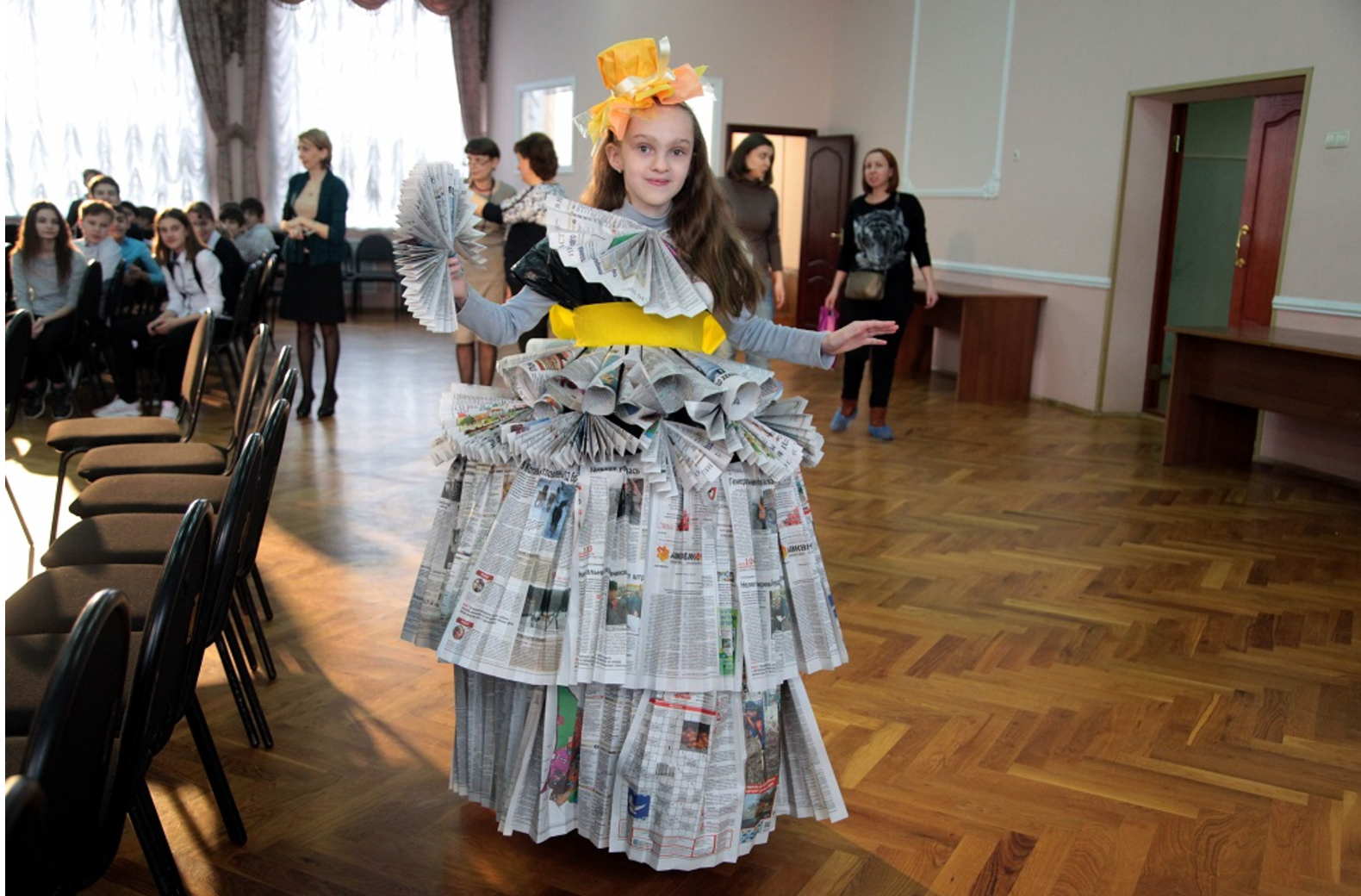 Дизайнер из Петербурга представила модную коллекцию из мусора